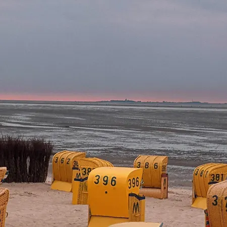 Luette Strandhuus بيت للعطل