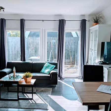 بيت للعطل Luette Strandhuus *